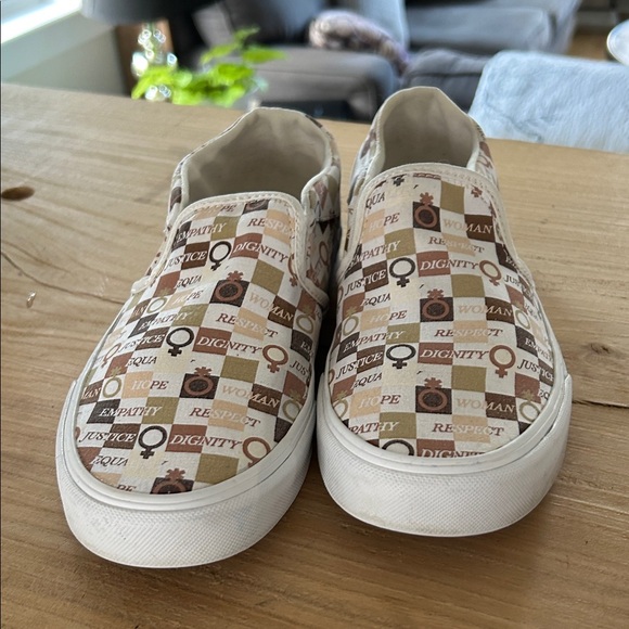Stylish Brown and White Women's Vans Slip-On Shoes - Picture 3 of 7